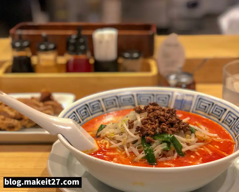 탄탄멘(担担麺)