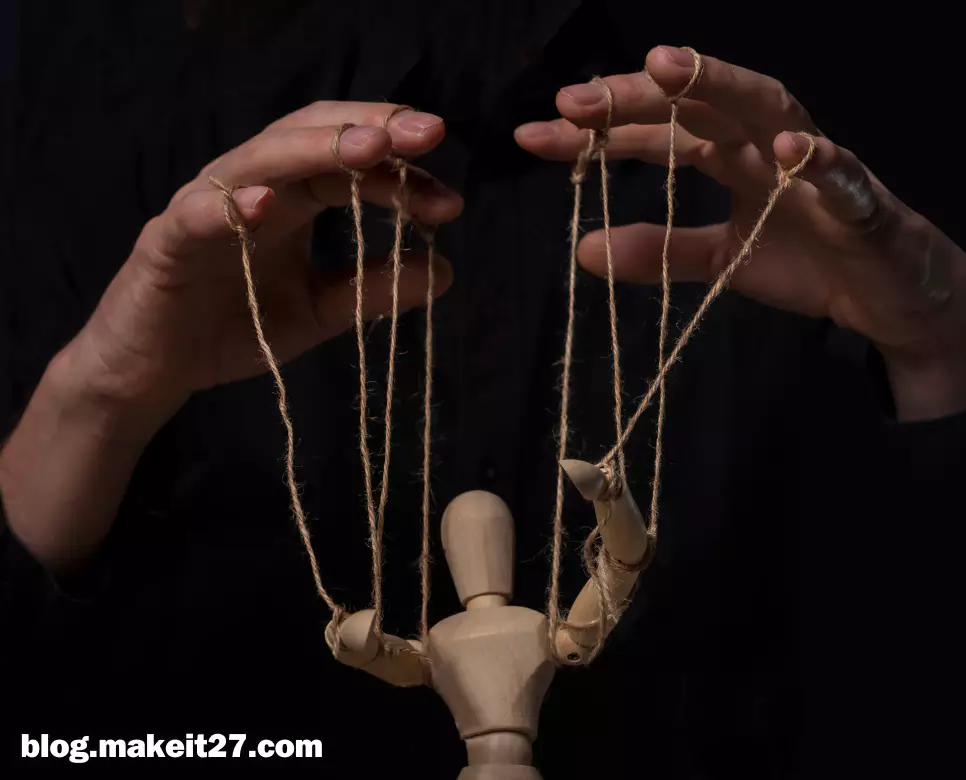 권모술수(權謀術數)